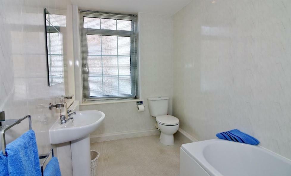 לית'ם סנט אנס The Coach House Apartment מראה חיצוני תמונה